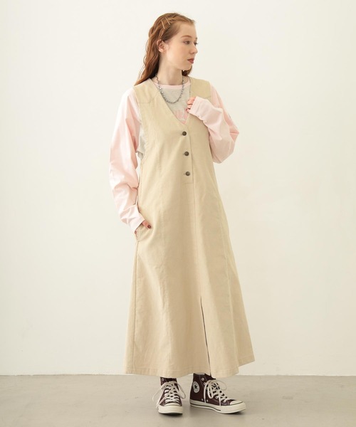 MILKFED.(ミルクフェド)の「CORDUROY JUMPER SKIRT(ワンピース・レディース・チャコール/ベージュ/パープル・ONE SIZE)」の3枚目の写真