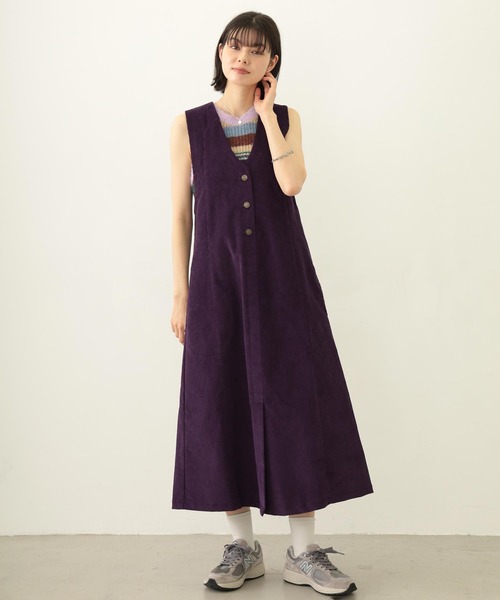 MILKFED.(ミルクフェド)の「CORDUROY JUMPER SKIRT(ワンピース・レディース・チャコール/ベージュ/パープル・ONE SIZE)」の4枚目の写真