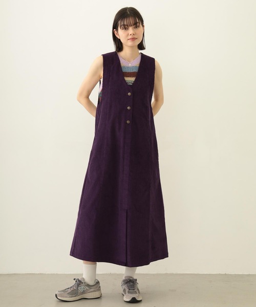 MILKFED.(ミルクフェド)の「CORDUROY JUMPER SKIRT(ワンピース・レディース・チャコール/ベージュ/パープル・ONE SIZE)」の5枚目の写真