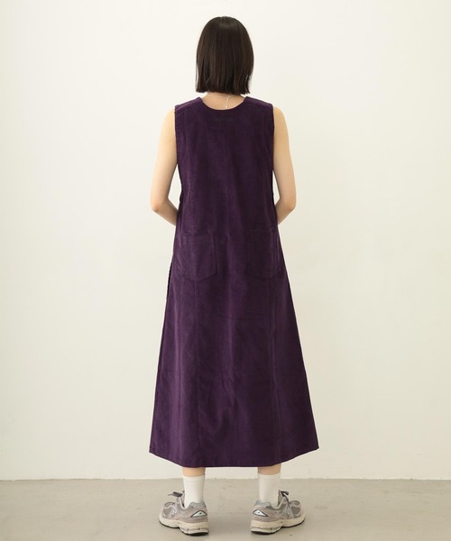 MILKFED.(ミルクフェド)の「CORDUROY JUMPER SKIRT(ワンピース・レディース・チャコール/ベージュ/パープル・ONE SIZE)」の7枚目の写真