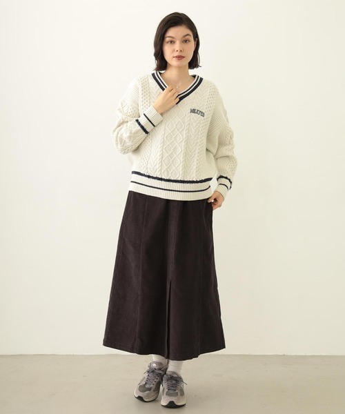 MILKFED.(ミルクフェド)の「CORDUROY JUMPER SKIRT(ワンピース・レディース・チャコール/ベージュ/パープル・ONE SIZE)」の15枚目の写真