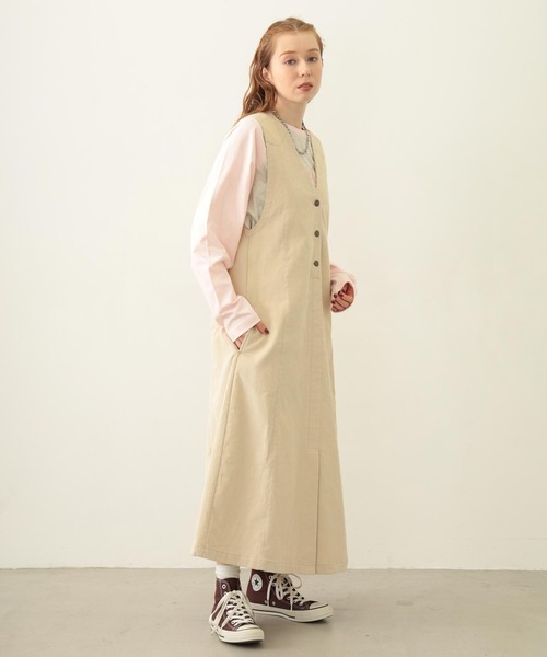 MILKFED.(ミルクフェド)の「CORDUROY JUMPER SKIRT(ワンピース・レディース・チャコール/ベージュ/パープル・ONE SIZE)」の16枚目の写真