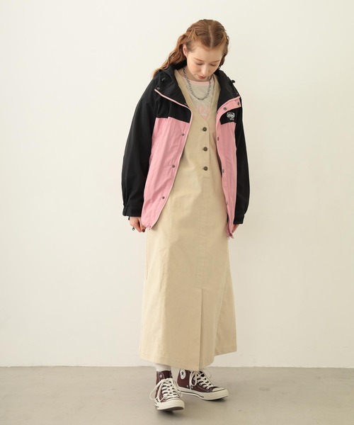 MILKFED.(ミルクフェド)の「CORDUROY JUMPER SKIRT(ワンピース・レディース・チャコール/ベージュ/パープル・ONE SIZE)」の20枚目の写真
