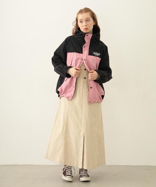 MILKFED.(ミルクフェド)の「CORDUROY JUMPER SKIRT(ワンピース・レディース・チャコール/ベージュ/パープル・ONE SIZE)」の22枚目の写真