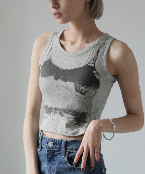 Ulysses（ユリシス）の「【ブラトップ】カップ付きデザインタンクトップ（タンクトップ・レディース・ホワイト/ブラック/グレー・F）」の3枚目の写真