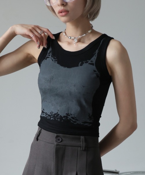 Ulysses（ユリシス）の「【ブラトップ】カップ付きデザインタンクトップ（タンクトップ・レディース・ホワイト/ブラック/グレー・F）」の2枚目の写真