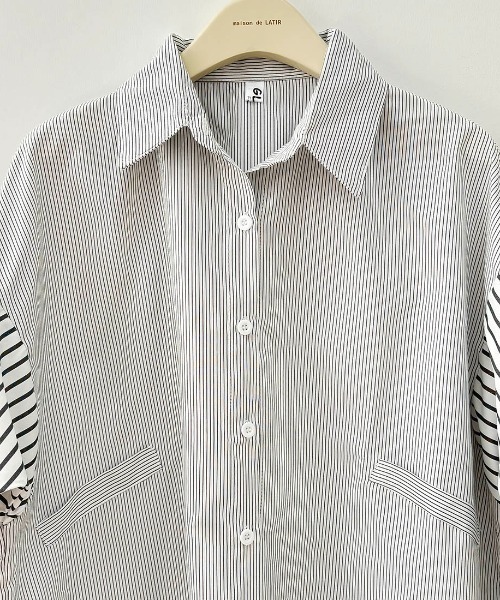 maison de LATIR(メゾンドラティール)の「切替ゆったりめストライプ袖シャツ(シャツ/ブラウス・レディース・ブラック/ブルー・FREE)」の7枚目の写真