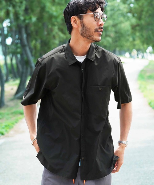 jiggys shop(ジギーズショップ)の「ポリエステルタフタ レギュラーカラー スナップボタン 半袖シャツ(シャツ/ブラウス・メンズ・チャコールグレー/ベージュ/ブラック/カーキ・SMALL/MEDIUM/LARGE/X-LARGE)」の5枚目の写真