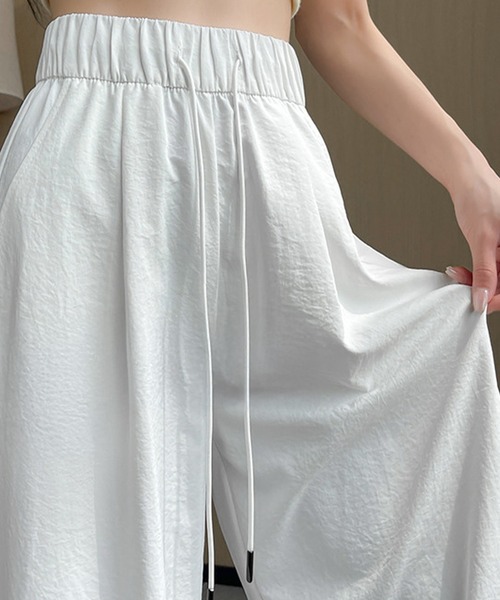 DAY CLOSET（デイ クローゼット）の「【UVカット率100％/接触冷感】レディース 涼しくさらっと楽ちん。ワイドレッグイージーパンツ（スウェットパンツ・レディース・ライトグレー/ホワイト/ライラック/ブラック/ダークグレー・S/M/L/XL）」の8枚目の写真