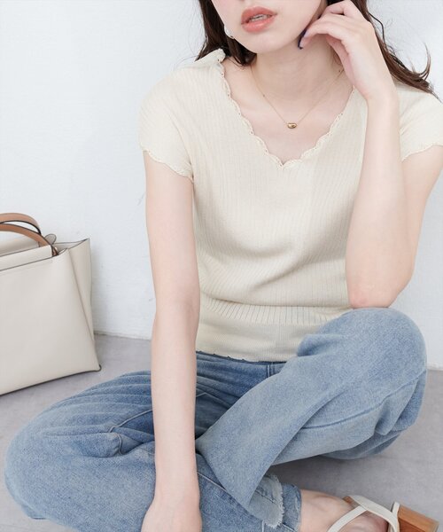 natural couture(ナチュラルクチュール)の「かぎ針風ちびスカラップフレンチリブニット(ニット/セーター・レディース・ブルー/アイボリー/ブラック/ブラウン・FREE)」の5枚目の写真