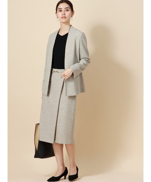 SUIT SQUARE（スーツスクエア）の「パイピングジャケット Vカラー ウォッシャブル スラブツイード 無地（ノーカラージャケット・レディース・ベージュ系・36(7号)/40(11号)）」の4枚目の写真