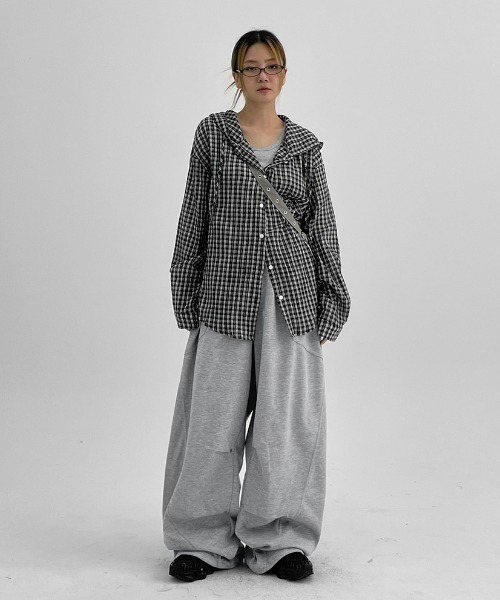 BLACKUP（ブラックアップ）の「[MADE] シュロットチェックサマールーズフィットフードシャツ（シャツ/ブラウス・レディース・ブラック/ネイビー・FREE）」の5枚目の写真