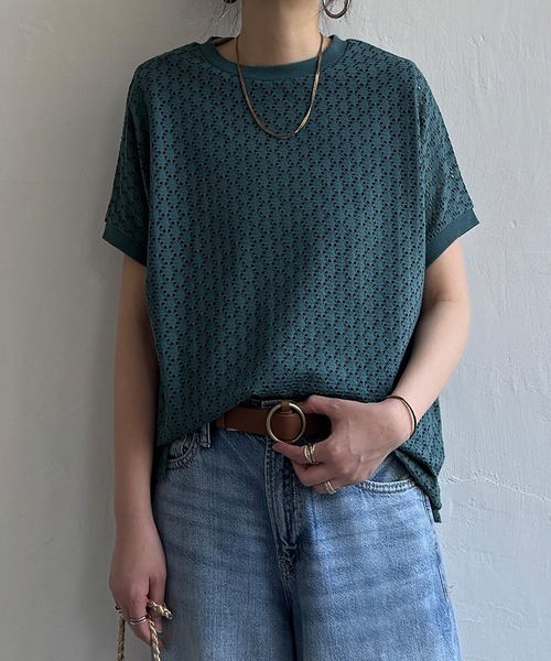 LBC（エルビーシー）の「【プチプラ1990円（税抜）】アイレットレースプルオーバー（Tシャツ/カットソー・レディース・ホワイト/ブラック/グレイッシュベージュ/ブルー/グリーン・L/M）」の4枚目の写真