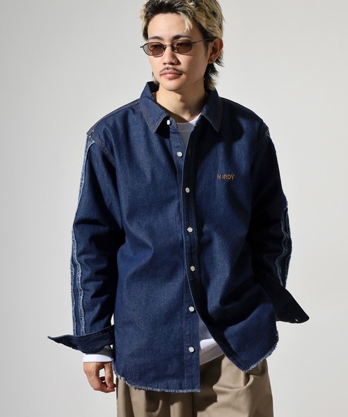 NERDY(ノルディ)の「NYデニムシャツ(シャツ/ブラウス・メンズ・ブルー/ネイビー・S/M/L)」の16枚目の写真