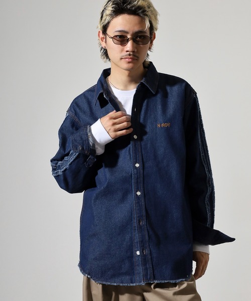 NERDY(ノルディ)の「NYデニムシャツ(シャツ/ブラウス・メンズ・ブルー/ネイビー・S/M/L)」の18枚目の写真