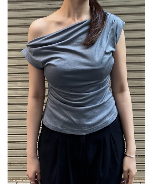 ZOZO限定】アシンメトリー オフショルダー 半袖トップス（T