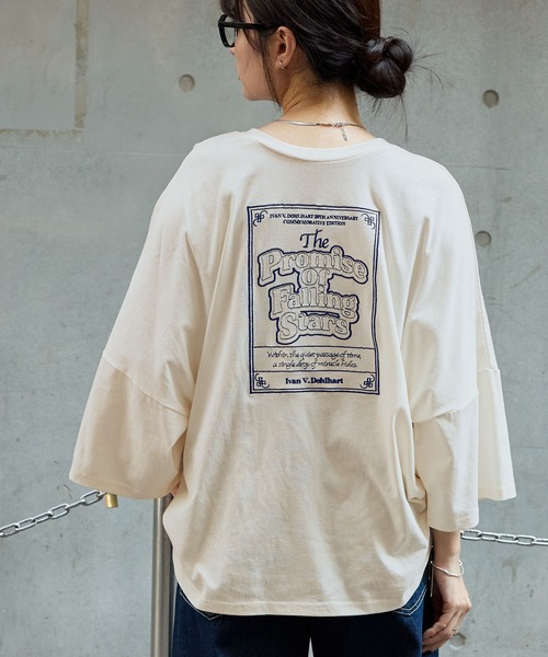 MONO-MART(モノマート)の「前後2WAY フロントデザイン/バックデザイン グラフィック刺繍 オーバーサイズ半袖Tシャツ(Tシャツ/カットソー・レディース・オートミール/オフホワイト/ナチュラル/ホワイト系1/ホワイト系/ブラック/グレー系/チャコールグレー/グレー系1/ベージュ系/ワインレッド/ネイビー/モカ・L/M)」の14枚目の写真