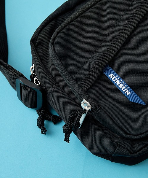 CONVERSE(コンバース)の「【CONVERSE/コンバース】SUNSUN MINI SHOULDER BAG/パペットスンスン コラボ/ミニショルダーバッグ(ショルダーバッグ・レディース・アイボリー/ブラック/ベージュ・FREE)」の12枚目の写真