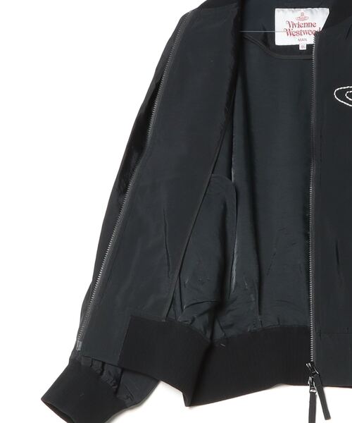 Vivienne Westwood MAN(ヴィヴィアンウエストウッドマン)の「LOGOS EMBROIDERY BOMBER(その他アウター・メンズ・ブラック・M/L/S)」の4枚目の写真