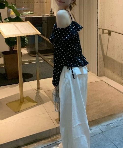 gossip！ロサンゼルス（ゴシップロサンゼルス）の「ドット オフショルダー キャミソールデザインフリルブラウス（シャツ/ブラウス・レディース・ブラック・M）」の14枚目の写真