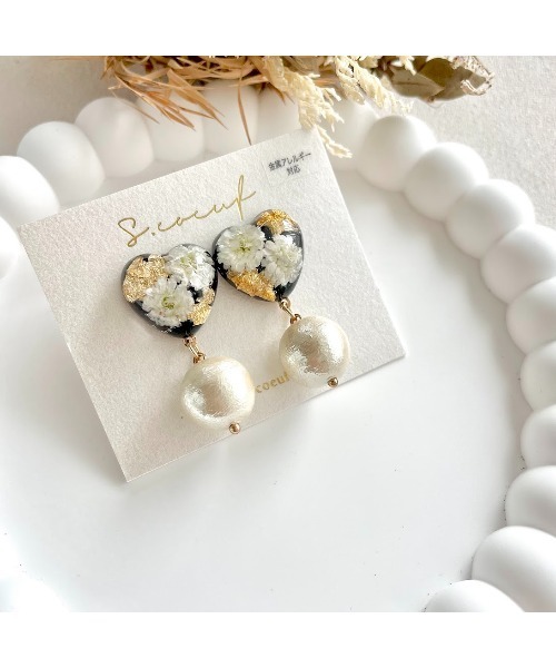 VIBGYOR(ヴィブジョー)の「【S.coeuf】金属アレルギー対応イヤリング かすみ草ハート×コットンパール(MA)(イヤリング・レディース・グレー系/ホワイト/ブラック・FREE)」の7枚目の写真