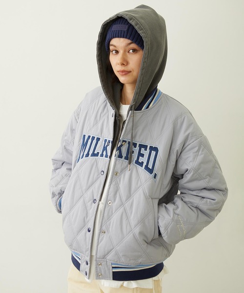 SATIN LOGO PATCH QUILTED JACKET（スタジャン）｜MILKFED