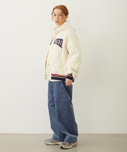 MILKFED.（ミルクフェド）の「SATIN LOGO PATCH QUILTED JACKET（スタジャン・レディース・オフホワイト/ライトブルー/ブラック・S/M）」の19枚目の写真