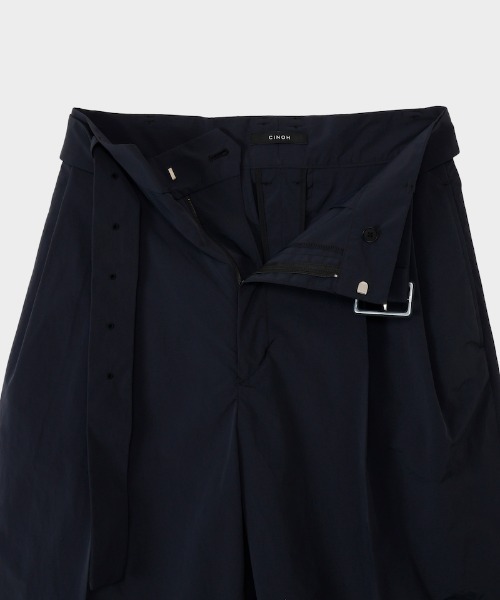 CINOH(チノ)の「ナイロンツータックハーフパンツ(その他パンツ・メンズ・ベージュ/ブラック/レッド・38/44/46)」の4枚目の写真