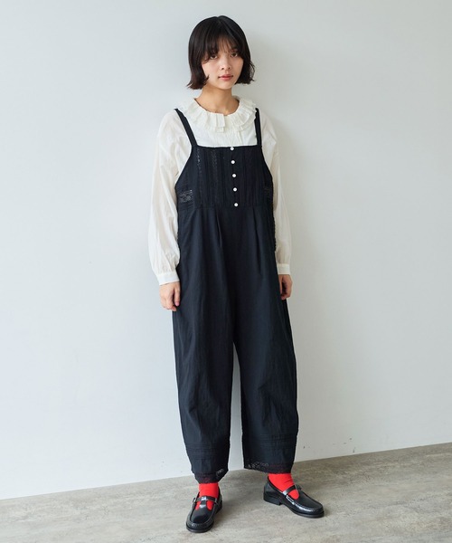 bulle de savon（ビュルデサボン）の「《early spring》lace patchwork サロペット（サロペット/オーバーオール・レディース・ブラック/ホワイト・FREE）」の4枚目の写真