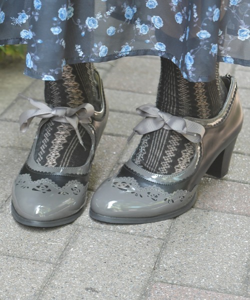 axes femme(アクシーズファム)の「配色カット甲あきパンプス(パンプス・レディース・ワイン/キナリ/ブラック・MEDIUM/LARGE)」の1枚目の写真