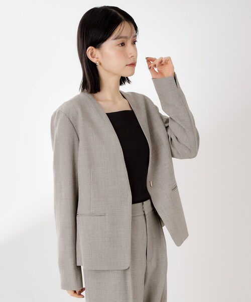 THE SHOP TK （ザ ショップ ティーケー ）の「ビジネスノーカラージャケット【セットアップ可/洗える】/CAVIANシリーズ（ノーカラージャケット・レディース・スミクロ/チャコールグレー・13/12）」の20枚目の写真