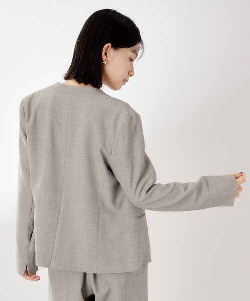 THE SHOP TK （ザ ショップ ティーケー ）の「ビジネスノーカラージャケット【セットアップ可/洗える】/CAVIANシリーズ（ノーカラージャケット・レディース・スミクロ/チャコールグレー・13/12）」の19枚目の写真