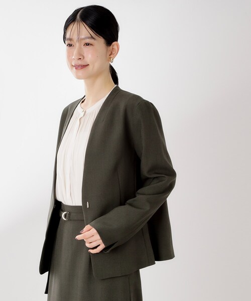 THE SHOP TK （ザ ショップ ティーケー ）の「ビジネスノーカラージャケット【セットアップ可/洗える】/CAVIANシリーズ（ノーカラージャケット・レディース・スミクロ/チャコールグレー・13/12）」の16枚目の写真