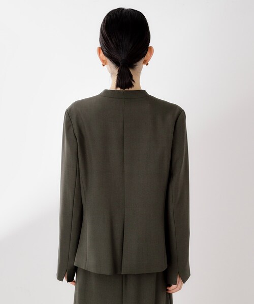 THE SHOP TK （ザ ショップ ティーケー ）の「ビジネスノーカラージャケット【セットアップ可/洗える】/CAVIANシリーズ（ノーカラージャケット・レディース・スミクロ/チャコールグレー・13/12）」の10枚目の写真