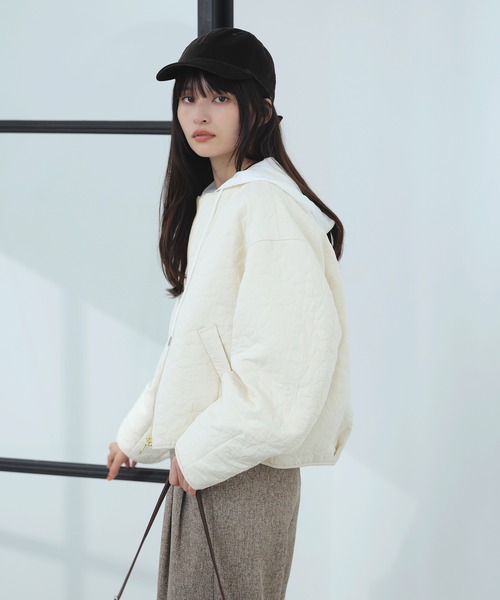 VIS(ビス)の「合皮パイピングキルトアソートブルゾン(ブルゾン・レディース・ブラック/ベージュ/オフホワイト・FREE)」の9枚目の写真