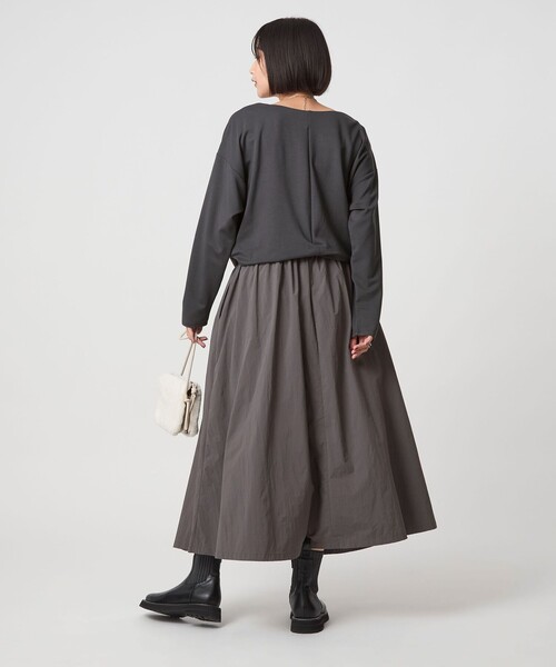 green label relaxing(グリーンレーベルリラクシング)の「カット コンビ タフタ フレア ワンピース(ワンピース・レディース・ダークグレー/ブラック・FREE)」の4枚目の写真