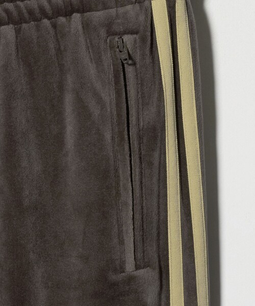 adidas Originals（アディダスオリジナルス）の「＜adidas Originals＞ファイヤーバード ベロアトラックパンツ（その他パンツ・レディース・ダークブラウン/ダークグレー/ダークグリーン・2XS/S/XS）」の19枚目の写真