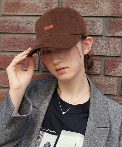 HAT MIKKE(ハットミッケ)の「【EDWIN/エドウィン】コーデュロイ刺しゅうキャップ(キャップ・レディース・グリーン/ピンク/ブラウン/ベージュ/キナリ/ブルー/ブラック/オレンジ・フリー)」の18枚目の写真