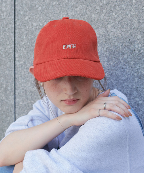 HAT MIKKE(ハットミッケ)の「【EDWIN/エドウィン】コーデュロイ刺しゅうキャップ(キャップ・レディース・グリーン/ピンク/ブラウン/ベージュ/キナリ/ブルー/ブラック/オレンジ・フリー)」の8枚目の写真