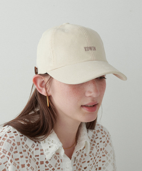 HAT MIKKE(ハットミッケ)の「【EDWIN/エドウィン】コーデュロイ刺しゅうキャップ(キャップ・レディース・グリーン/ピンク/ブラウン/ベージュ/キナリ/ブルー/ブラック/オレンジ・フリー)」の2枚目の写真