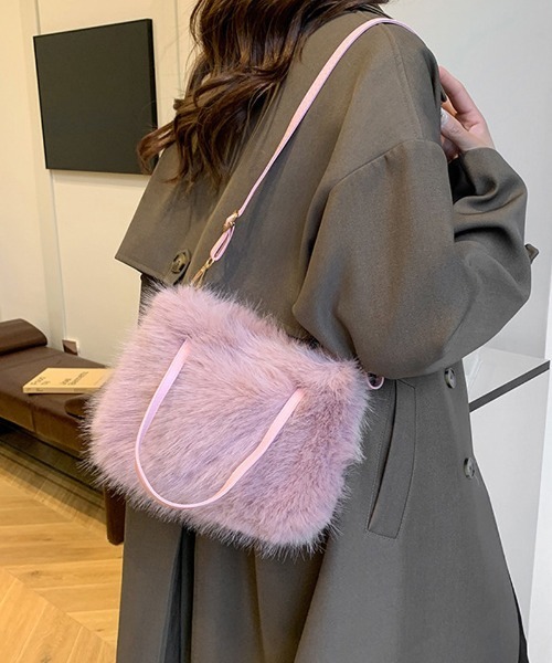 shoppinggo(ショッピングゴー)の「ファーバッグ ふわふわ ミニショルダーバッグ もこもこ 肩掛け 秋冬 お洒落(ショルダーバッグ・レディース・ホワイト/ベージュ/ブラック/グレー/ピンク・FREE)」の14枚目の写真