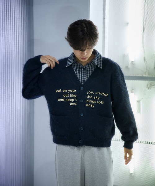 sedacle(セダクル)の「刺繍シャギーニットカーディガン(カーディガン/ボレロ・レディース・ネイビー/ダークブラウン/グレー・SMALL/MEDIUM/LARGE)」の22枚目の写真