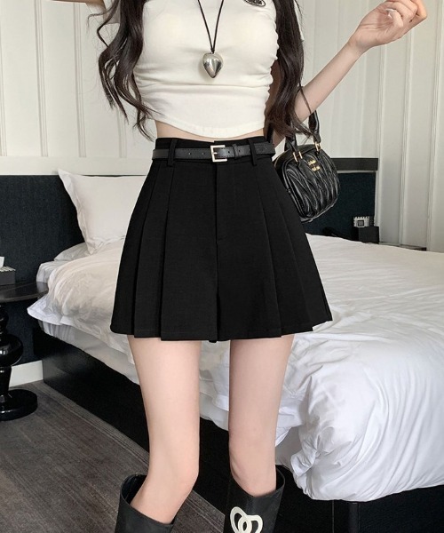 LETee(レティー)の「プリーツショートパンツ/(その他パンツ・レディース・グレー/ブラック・M/L/SMALL)」の17枚目の写真