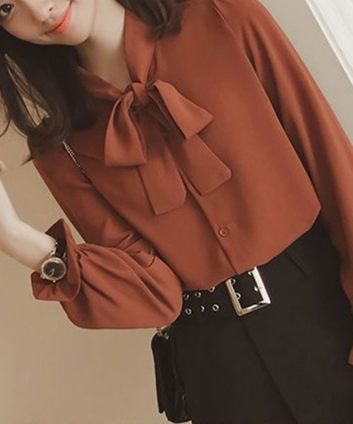 SallyLunn(サリーラン)の「リボンネックカジュアルシャツ(シャツ/ブラウス・レディース・イエロー/ホワイト/ブラウン・MEDIUM/LARGE)」の5枚目の写真