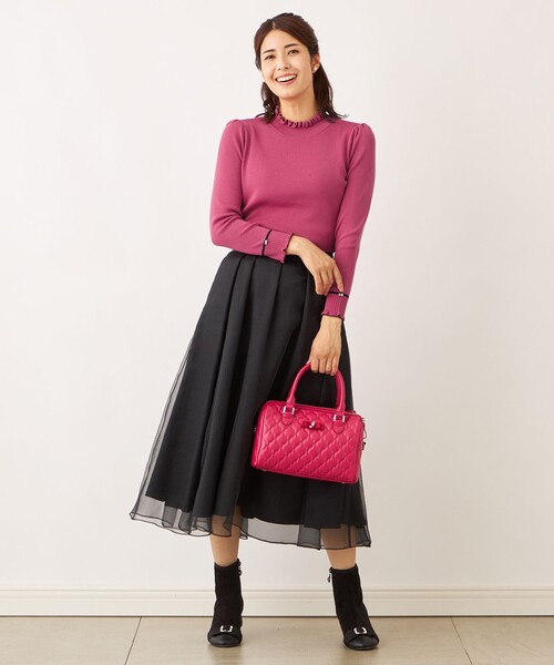 TO BE CHIC(トゥー ビー シック)の「フリルハイネック ニット(ニット/セーター・レディース・グレー系その他2/グリーン系その他3/レッド系その他/ブラック/オフホワイト/ピンク系その他2・40/42)」の11枚目の写真