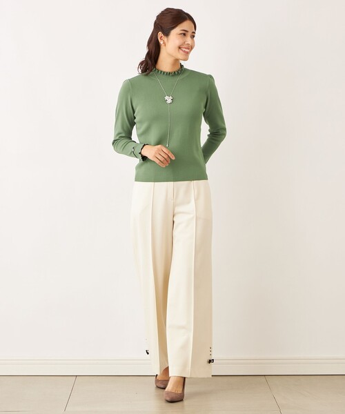 TO BE CHIC(トゥー ビー シック)の「フリルハイネック ニット(ニット/セーター・レディース・グレー系その他2/グリーン系その他3/レッド系その他/ブラック/オフホワイト/ピンク系その他2・40/42)」の12枚目の写真