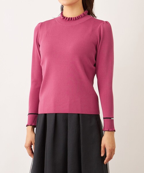 TO BE CHIC(トゥー ビー シック)の「フリルハイネック ニット(ニット/セーター・レディース・グレー系その他2/グリーン系その他3/レッド系その他/ブラック/オフホワイト/ピンク系その他2・40/42)」の15枚目の写真