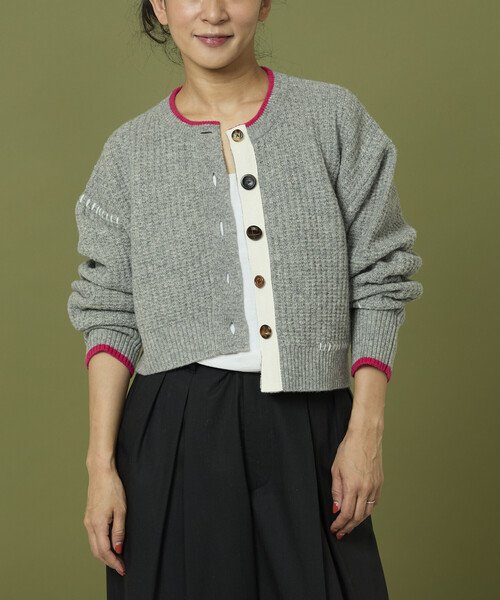 Freada（フリーダ）の「Freada/フリーダ ショート丈 配色 ニットカーディガン（カーディガン/ボレロ・レディース・ダークブラウン/グレー・ONE SIZE）」の3枚目の写真