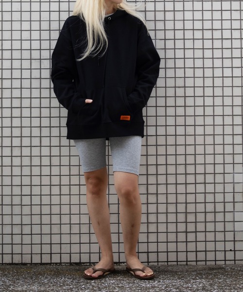 UNIVERSAL OVERALL(ユニバーサルオーバーオール)の「SWEAT HOODIE / スウェットフーディー / パーカー(パーカー・メンズ・ネイビー/ヘザーグレー/ブラック・XL/L/M)」の1枚目の写真