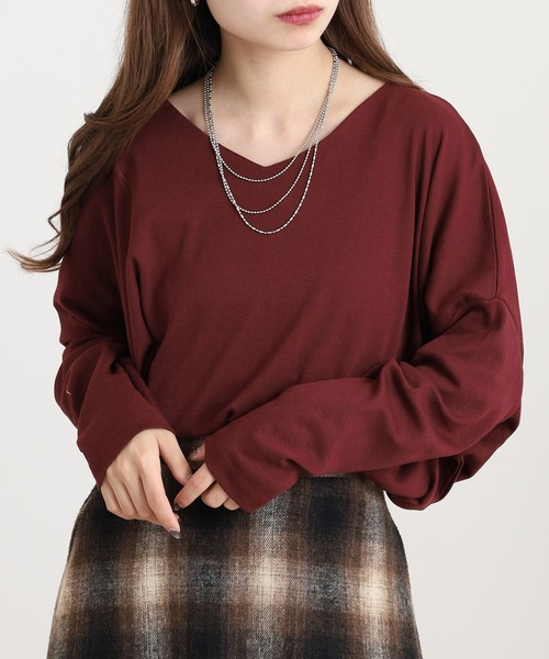atONE(アットワン)の「ドルマンスリーブVネックTシャツ(Tシャツ/カットソー・レディース・ネイビー/バーガンディー/杢グレー/チャコールグレー/オフホワイト/グレイッシュベージュ/カーキ/ブラック・4L/L/M/LL/3L)」の8枚目の写真
